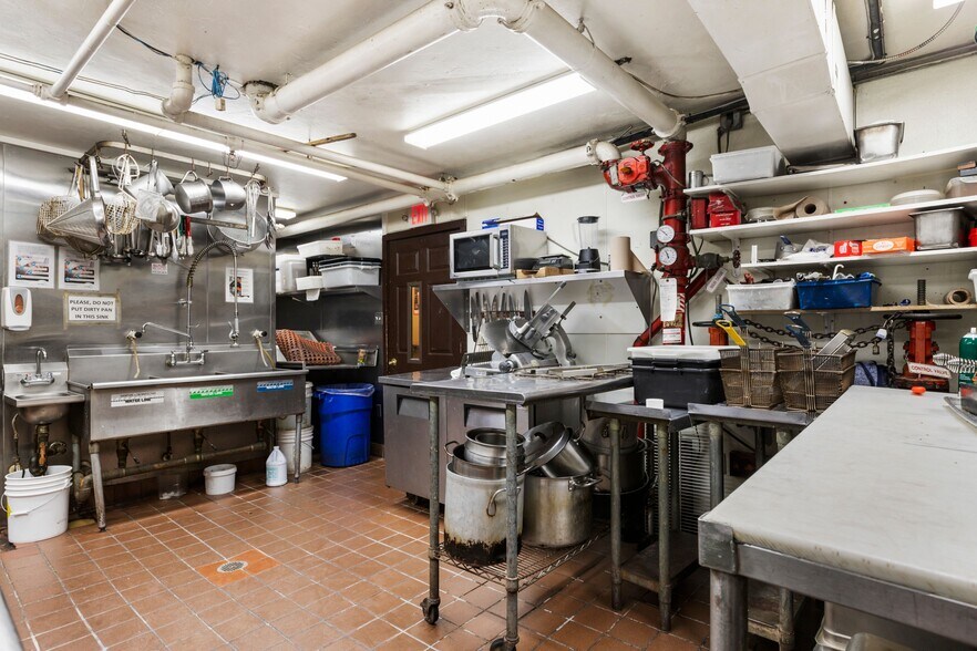 More Photos Of 278-282 Shrewsbury St, Worcester Storefront Retail Residential For Sale