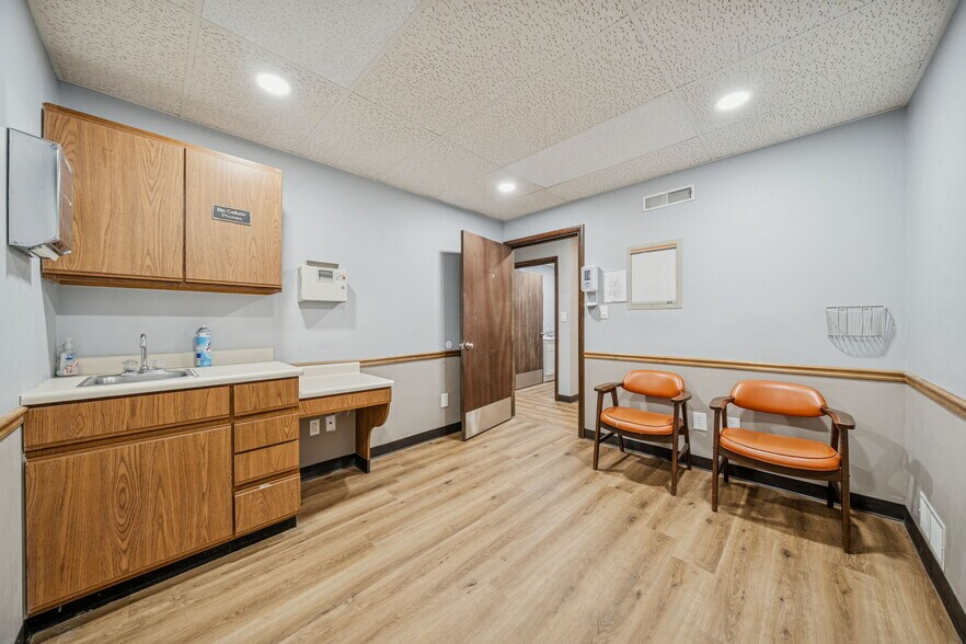 More Photos Of 985 Penn St, Brackenridge Medical For Sale
