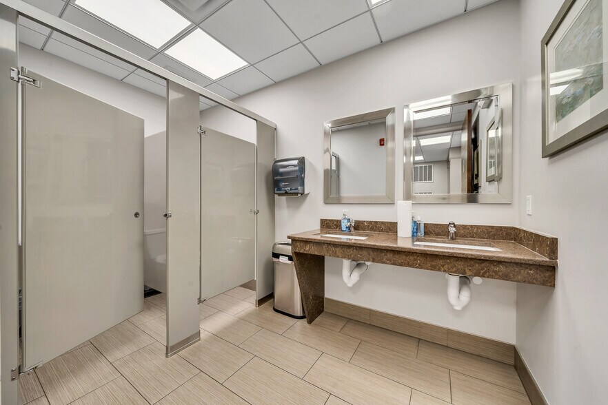 More Photos Of 126 State St, Hackensack Office For Sale