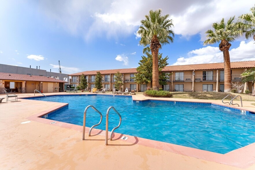 More Photos Of 1450 S Auto Mall Dr, St George Hotel For Sale