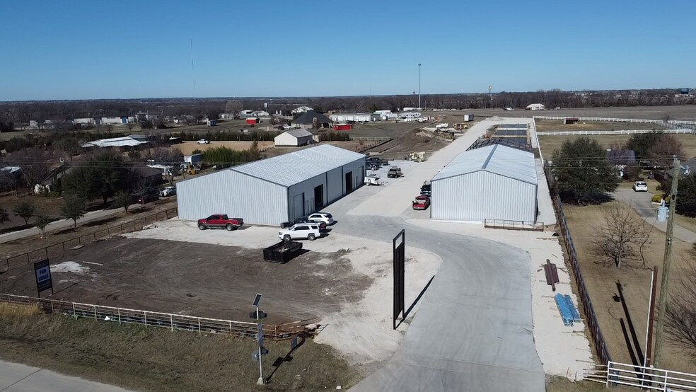 More Photos Of 450 County Road 278, Melissa Showroom For Lease