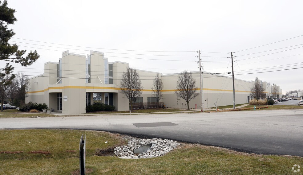 More Photos Of 2655 Fortune Cir W, Indianapolis Warehouse For Lease