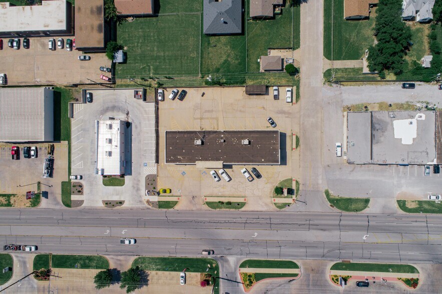 More Photos Of 6414 NW Cache Rd, Lawton Freestanding For Sale