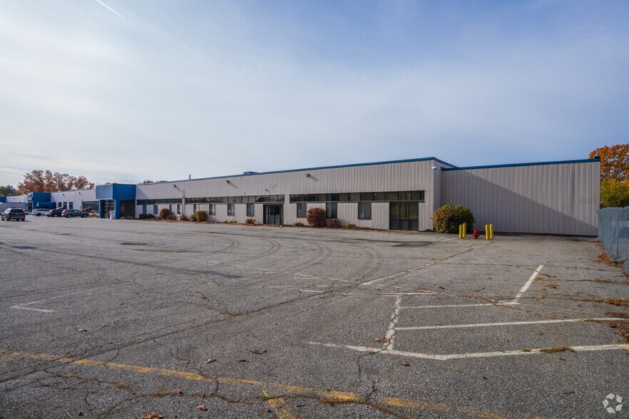 More Photos Of 126 Merrimack St, Methuen Manufacturing For Lease