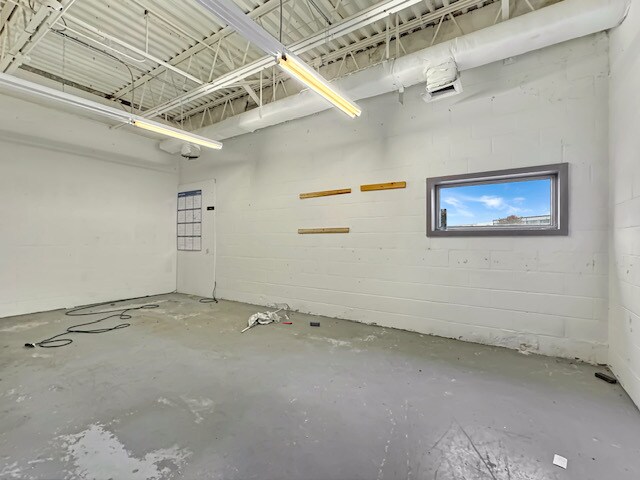 More Photos Of 22 Graf Rd, Newburyport Warehouse For Lease