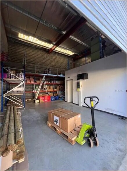 More Photos Of 17 Impasse De Castelviel, Rouffiac-Tolosan Office For Lease