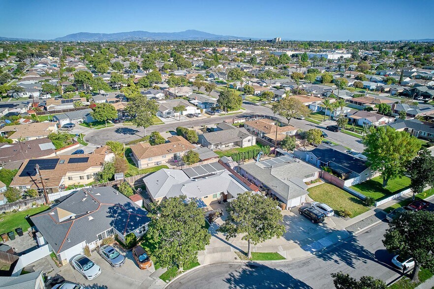 More Photos Of 618 Juniper Ave, Fullerton Assisted Living For Sale