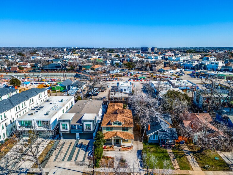 More Photos Of 2002 Moser Ave, Dallas Land For Sale