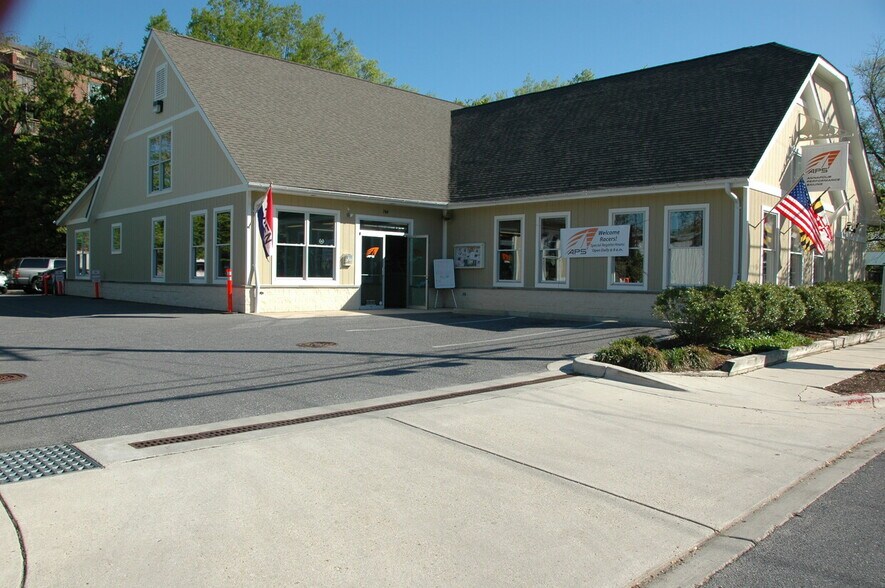 Primary Photo Of 104 Severn Ave, Annapolis Storefront Retail Office For Lease