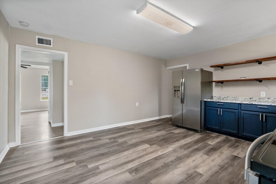 More Photos Of 10205 Old Manchaca Rd, Austin Flex For Lease