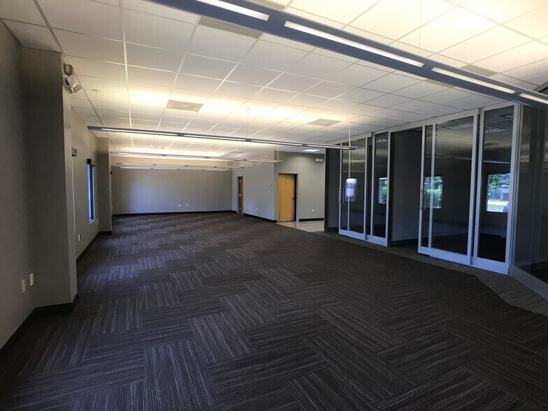 More Photos Of 117 Prosperity Dr, Savannah Industrial For Lease