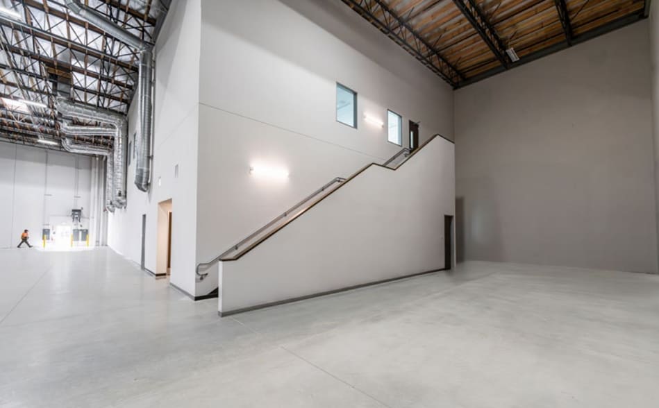 More Photos Of 12340 Agua Mansa Rd, Jurupa Valley Distribution For Lease