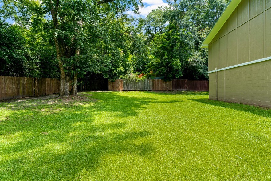 More Photos Of 872 Deer Wood Ln, Chipley Apartments For Sale