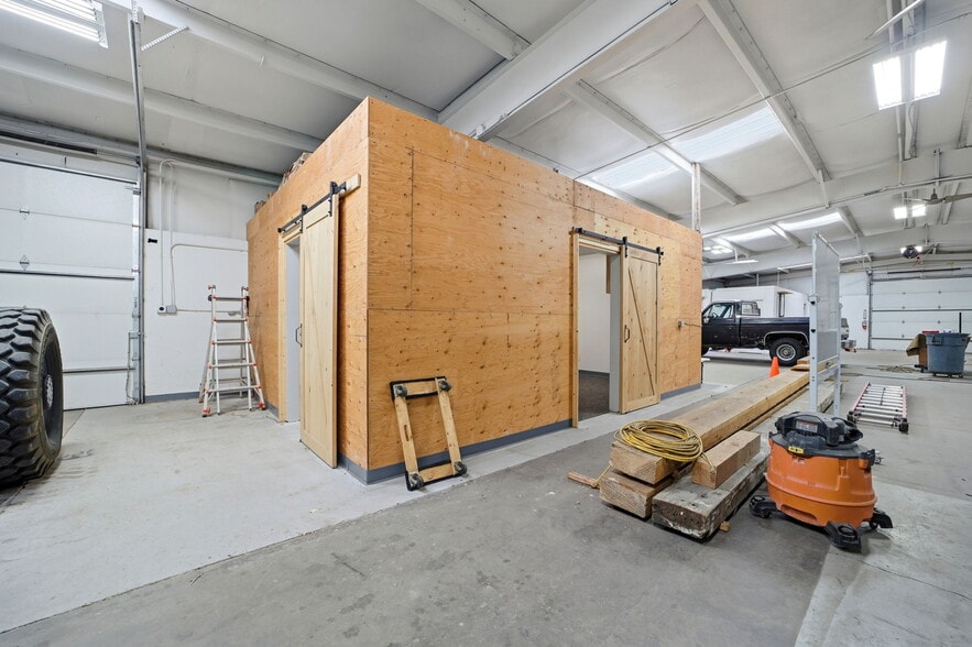 More Photos Of 114 5th St, Fowler Industrial For Sale