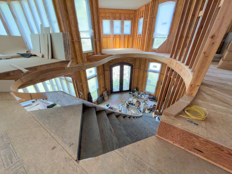 More Photos Of 46914 US-101, Bandon General Retail For Sale