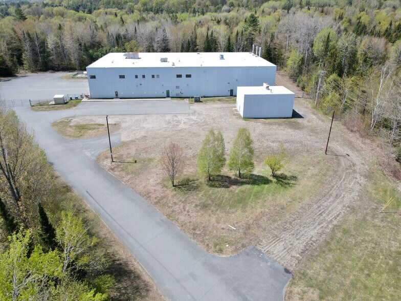 More Photos Of 1227 Industrial Pky, Saint Johnsbury Industrial For Lease