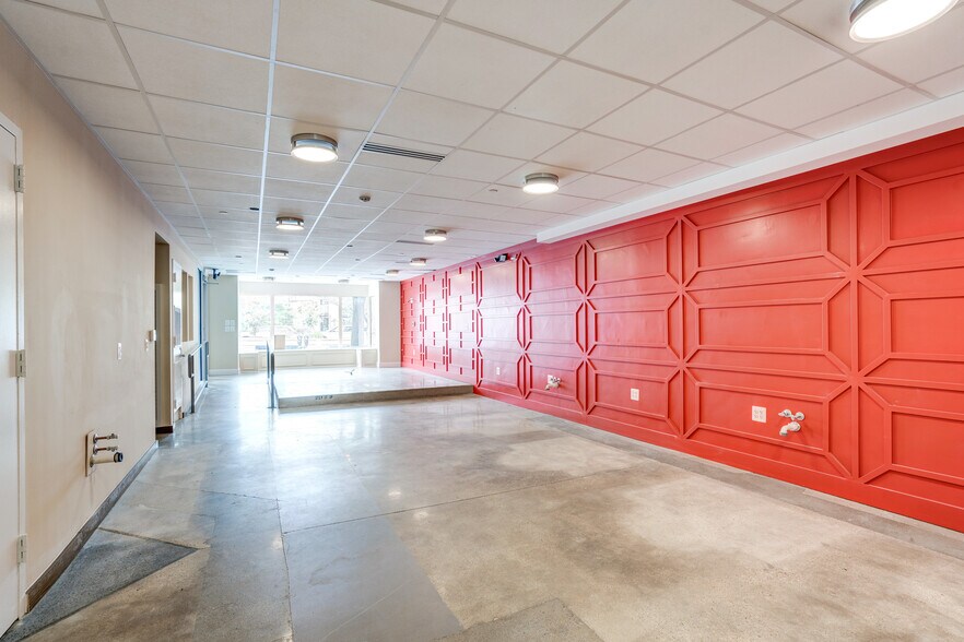 More Photos Of 2040 S St NW, Washington Office For Sale