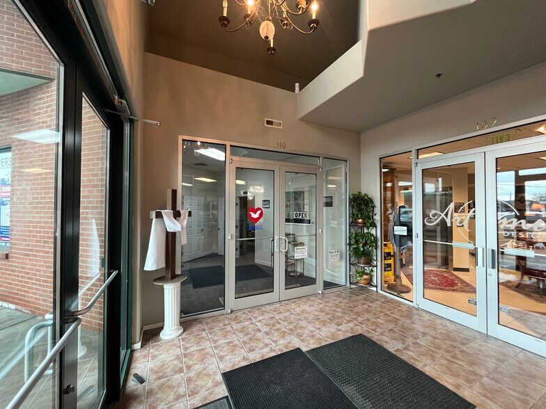 More Photos Of 5601 W Clearwater Ave, Kennewick General Retail For Lease