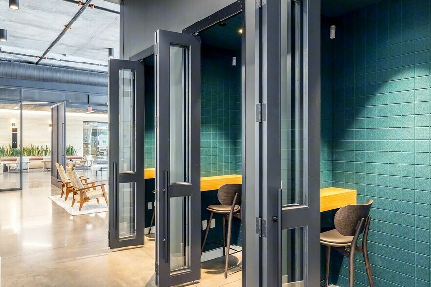 More Photos Of 3232 E Cesar Chavez St, Austin Unknown For Lease