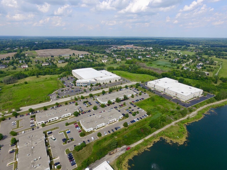 More Photos Of 28039 W NorthPointe Pky, Lake Barrington Sports And Entertainment For Lease