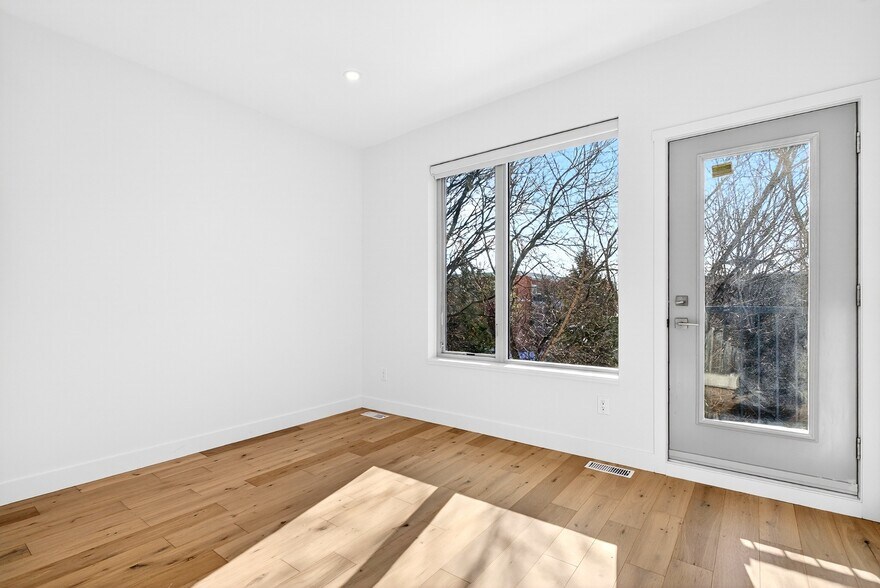 More Photos Of 14 Stevens Av, Ottawa Apartments For Sale