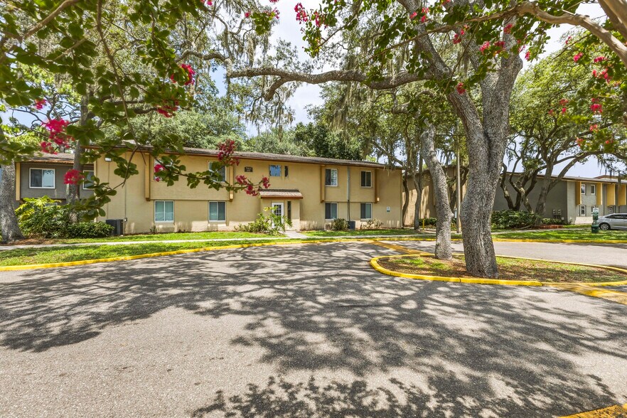 More Photos Of 5659 Del Prado Dr, Tampa Apartments For Sale