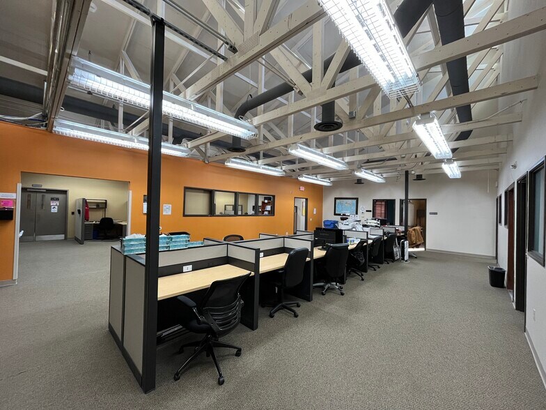 More Photos Of 342 42nd St S, Fargo Manufacturing For Sale