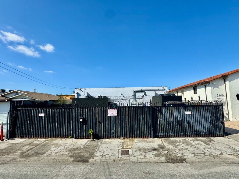 More Photos Of 5447 Satsuma St, North Hollywood Warehouse For Sale