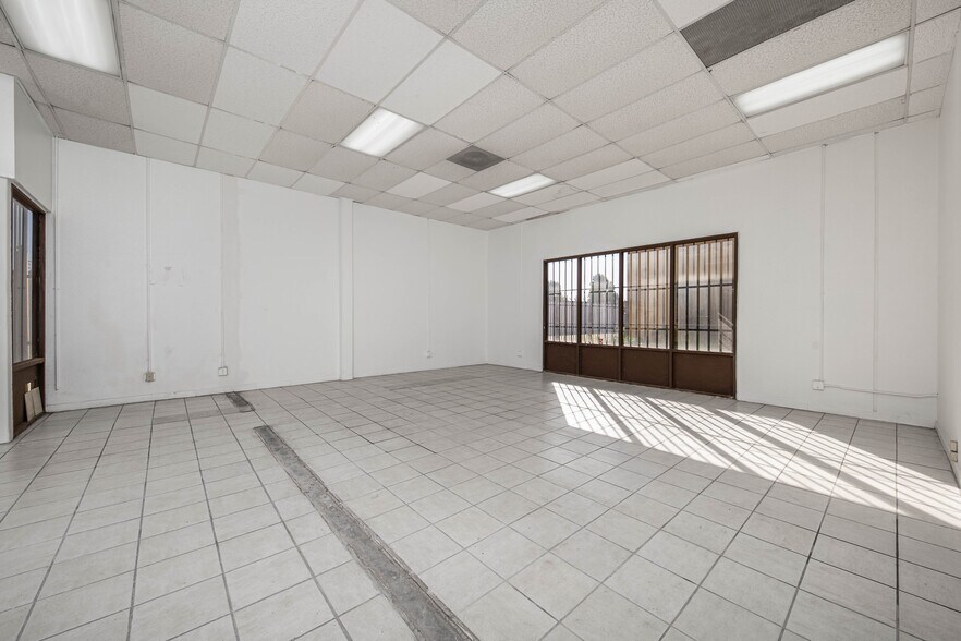 More Photos Of 7746 Lorraine Ave, Stockton Service For Lease