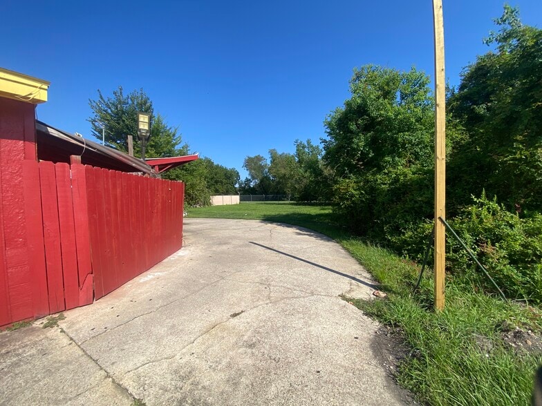 More Photos Of 5540 College St, Beaumont Fast Food For Sale