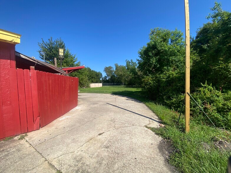More Photos Of 5540 College St, Beaumont Fast Food For Sale