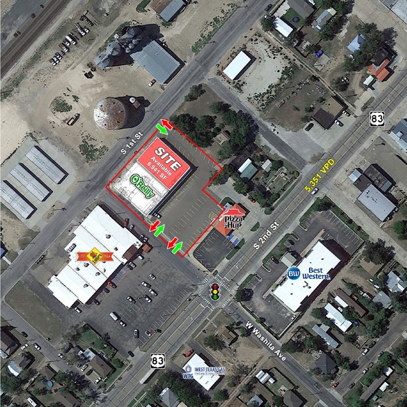 More Photos Of 308 S 2nd St, Canadian Freestanding For Lease