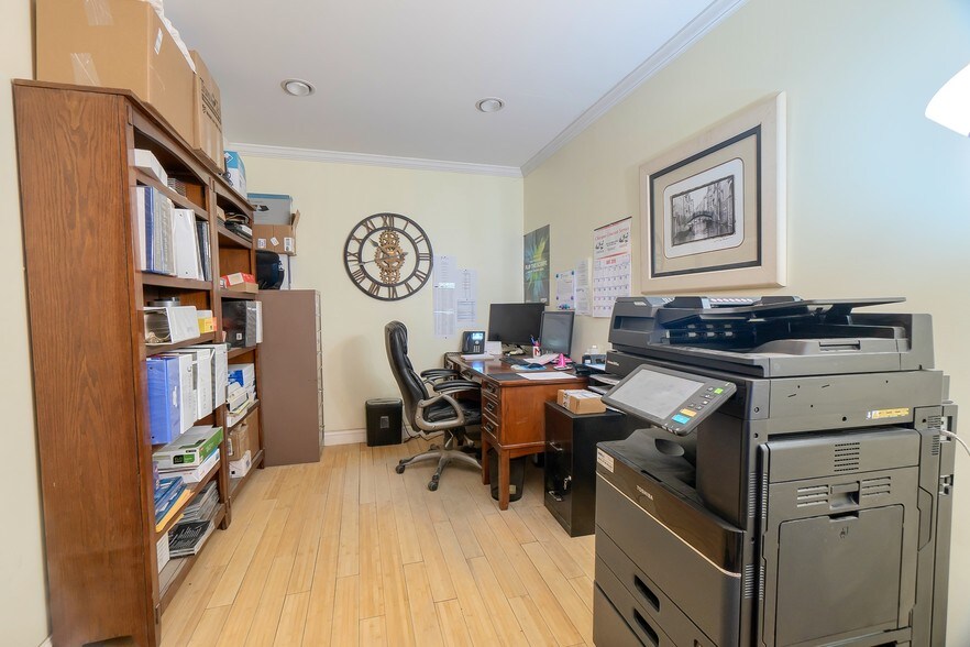 More Photos Of 66 Southgate St, Worcester Research And Development For Sale