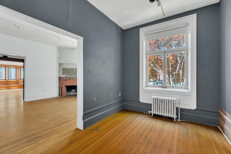 More Photos Of 51 Trumbull St, New Haven Office For Sale