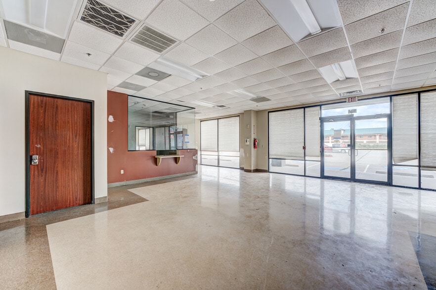 More Photos Of 324 Fm-1960 Rd, Houston General Retail For Sale