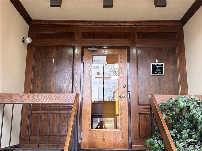 More Photos Of 3000 McKnight East Dr, Pittsburgh Office For Sale