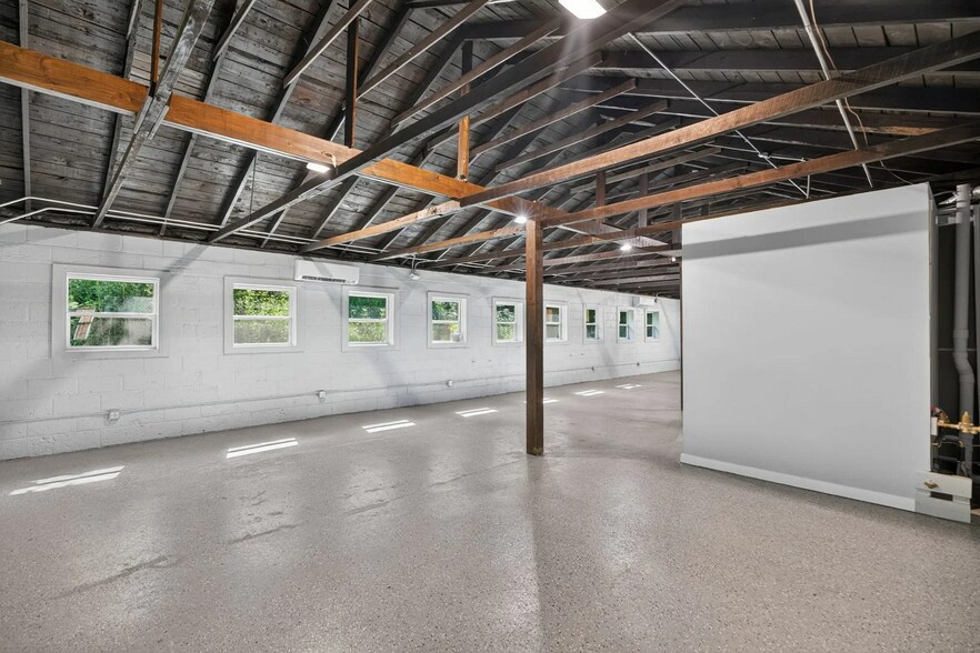 More Photos Of 520 Reinhardt College Pky, Canton Auto Repair For Lease