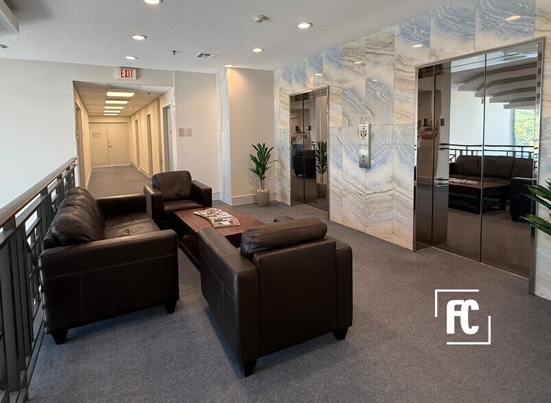 More Photos Of 2100 SE Ocean Blvd, Stuart Medical For Lease