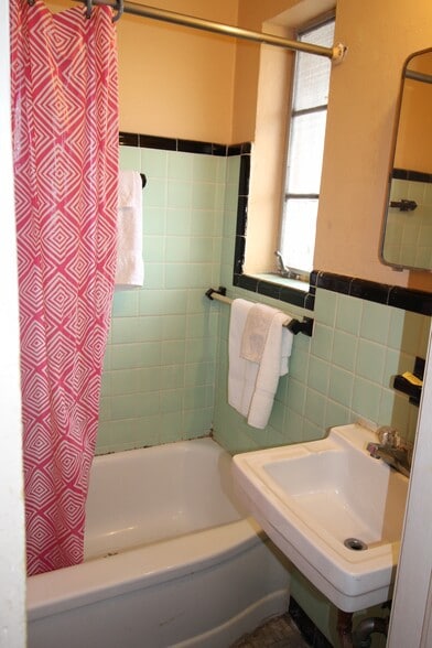 More Photos Of 7330 4th St N, Saint Petersburg Hotel For Sale