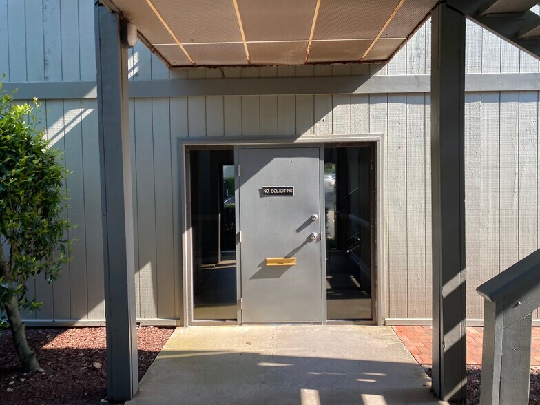 More Photos Of 1100 Logger Ct, Raleigh Office For Lease