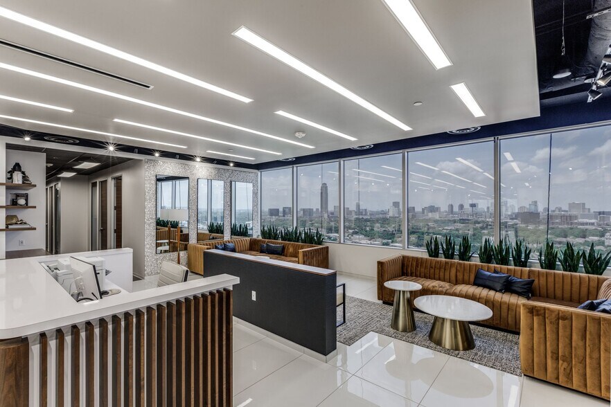 More Photos Of 24 Greenway Plz, Houston Office For Lease