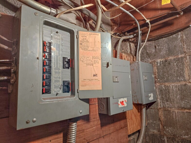 More Photos Of 6209-6211 Market St, Youngstown Freestanding For Sale