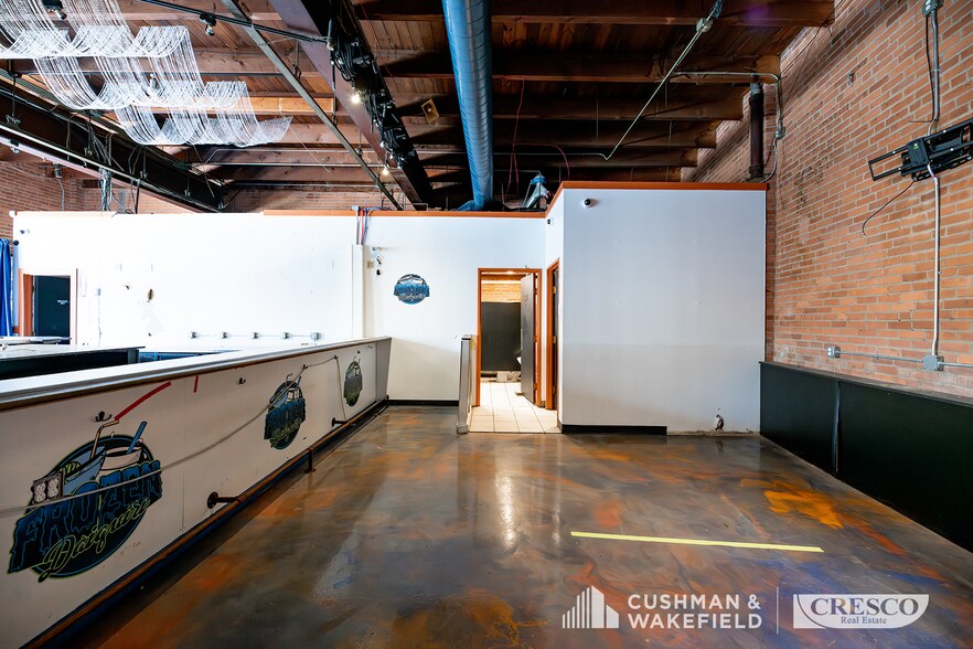 More Photos Of 1313 Old River Rd, Cleveland Freestanding For Lease
