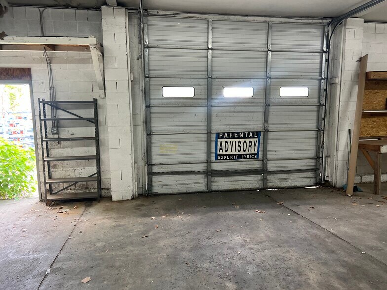 More Photos Of 2 S Plank Rd, Newburgh Warehouse For Sale