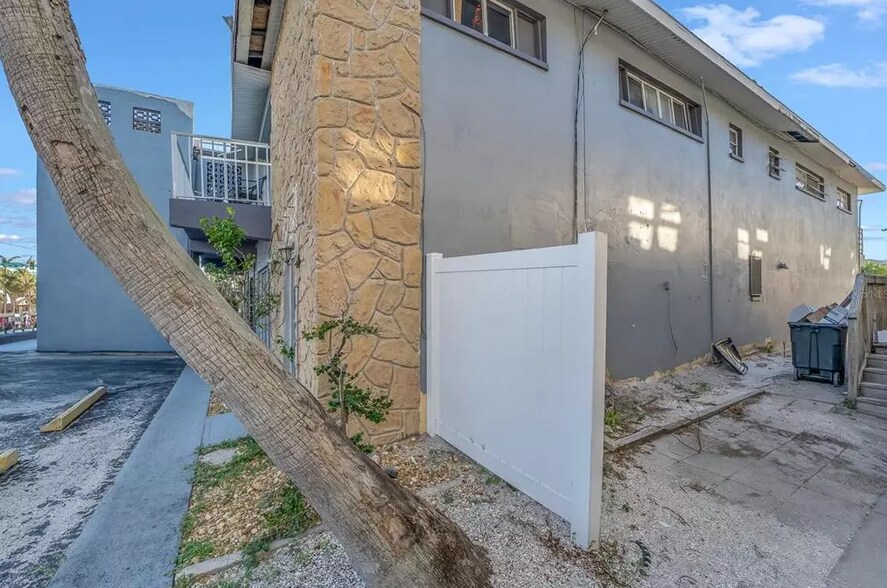 More Photos Of 1130 S Pinellas Bayway, Tierra Verde Freestanding For Sale