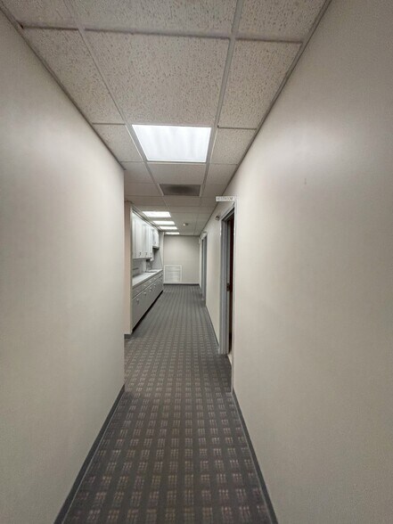 More Photos Of 923-931 Farmington Ave, Bristol Medical For Lease