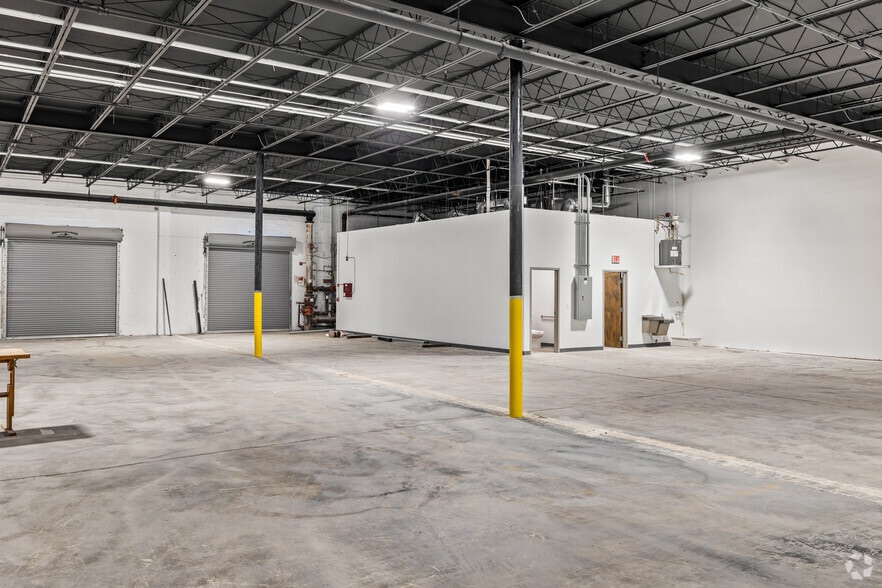 More Photos Of 7100 NW 36th Ave, Miami Warehouse For Lease