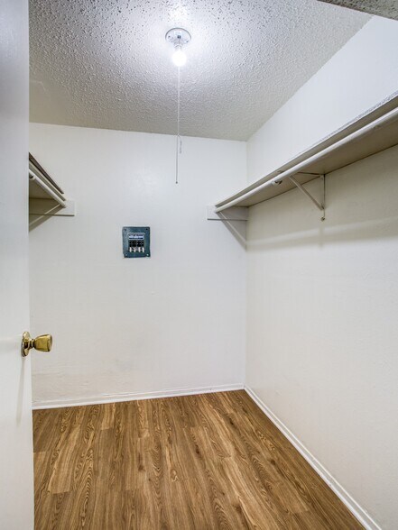 More Photos Of 5111 Interstate 35 N, Waco Apartments For Sale
