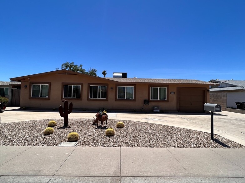 Primary Photo Of 4719 W Laurel Ln, Glendale Assisted Living For Sale