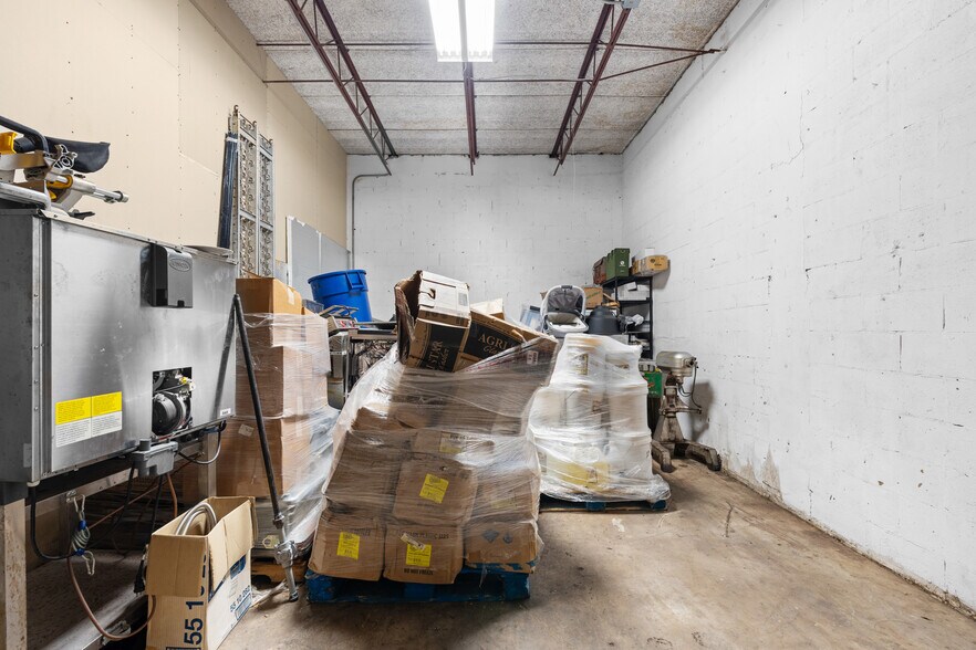 More Photos Of 802 NW 57th Ct, Fort Lauderdale Warehouse For Lease